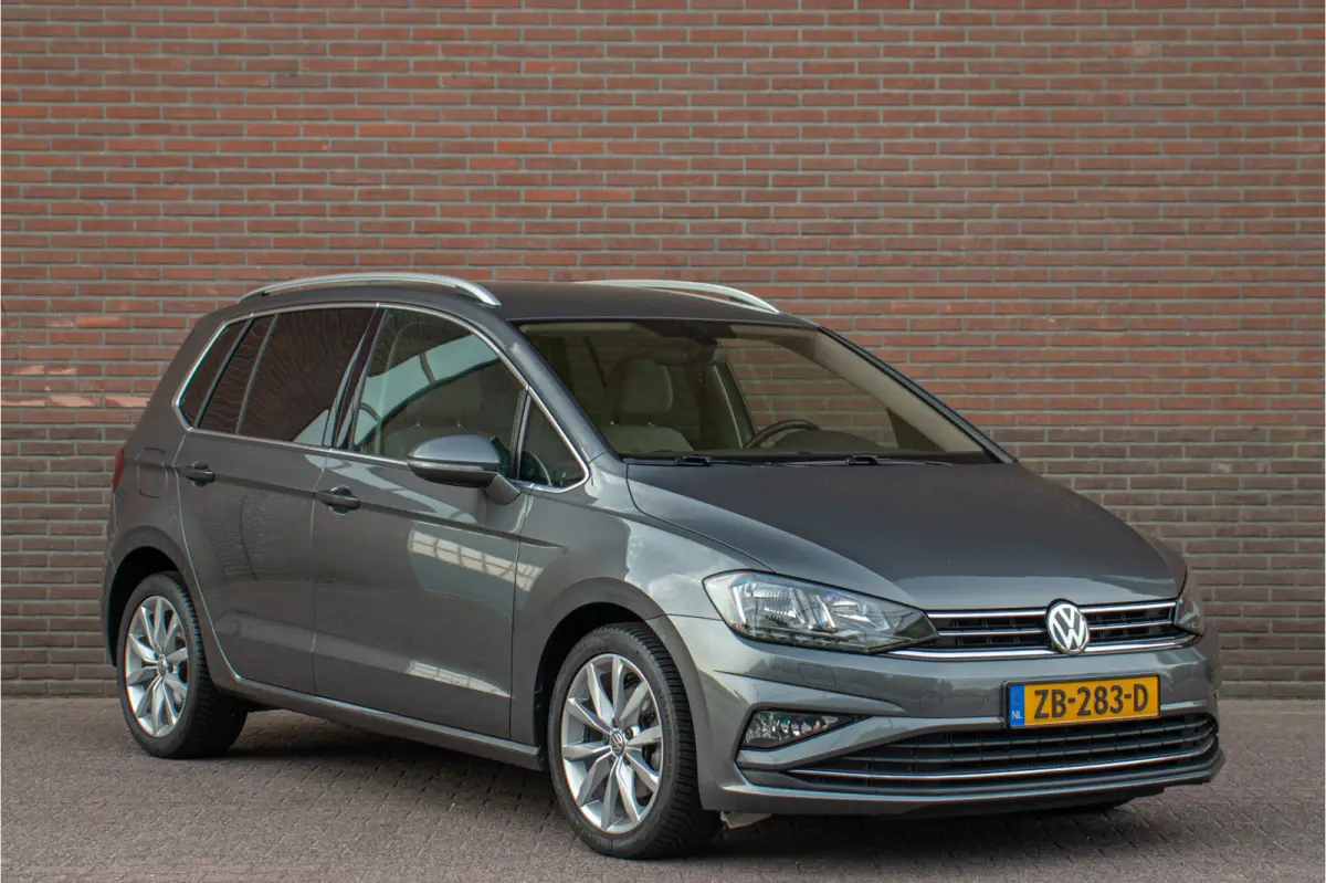 1.5 TSI DSG Highline, Origineel NL, Stoelverwarming, Camera, Trekhaak, Carplay, DAB+, Keyless.