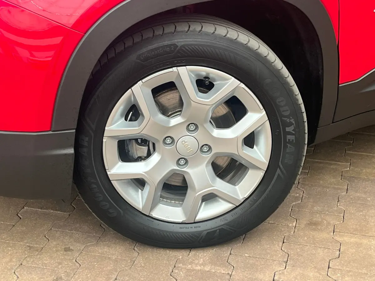 Longitude 54 kWh Camera | Stoelverwarming | Keyless | LED | Parkeersensoren Achter | Adaptieve Cruise | Climate | Achteruitrijcamera | Airco (automatisch) | Apple Carplay/Android Auto|telefo