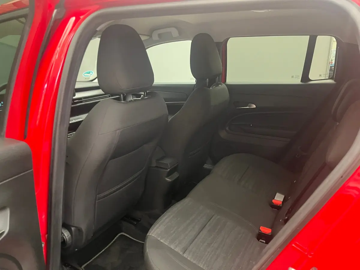 Longitude 54 kWh Camera | Stoelverwarming | Keyless | LED | Parkeersensoren Achter | Adaptieve Cruise | Climate | Achteruitrijcamera | Airco (automatisch) | Apple Carplay/Android Auto|telefo