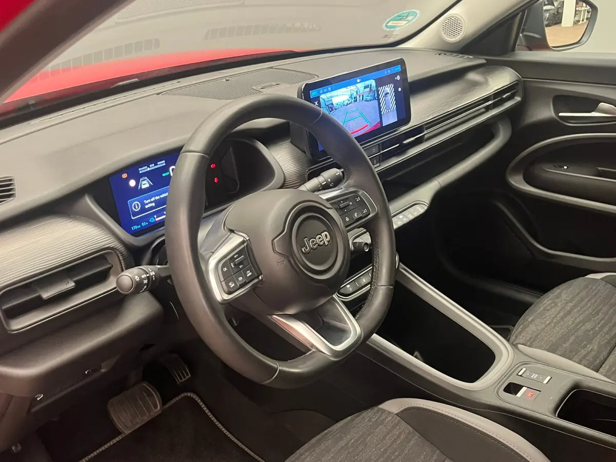 Longitude 54 kWh Camera | Stoelverwarming | Keyless | LED | Parkeersensoren Achter | Adaptieve Cruise | Climate | Achteruitrijcamera | Airco (automatisch) | Apple Carplay/Android Auto|telefo
