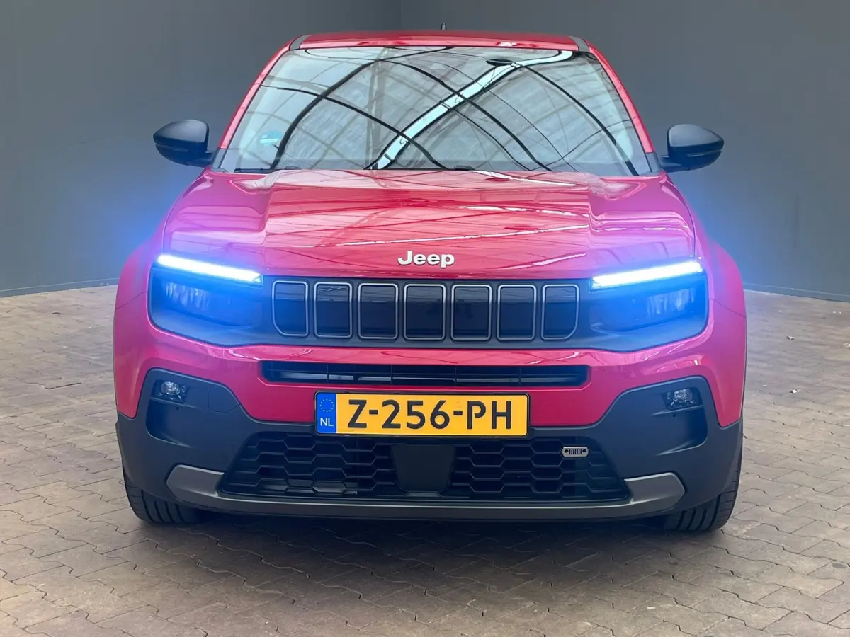 Longitude 54 kWh Camera | Stoelverwarming | Keyless | LED | Parkeersensoren Achter | Adaptieve Cruise | Climate | Achteruitrijcamera | Airco (automatisch) | Apple Carplay/Android Auto|telefo