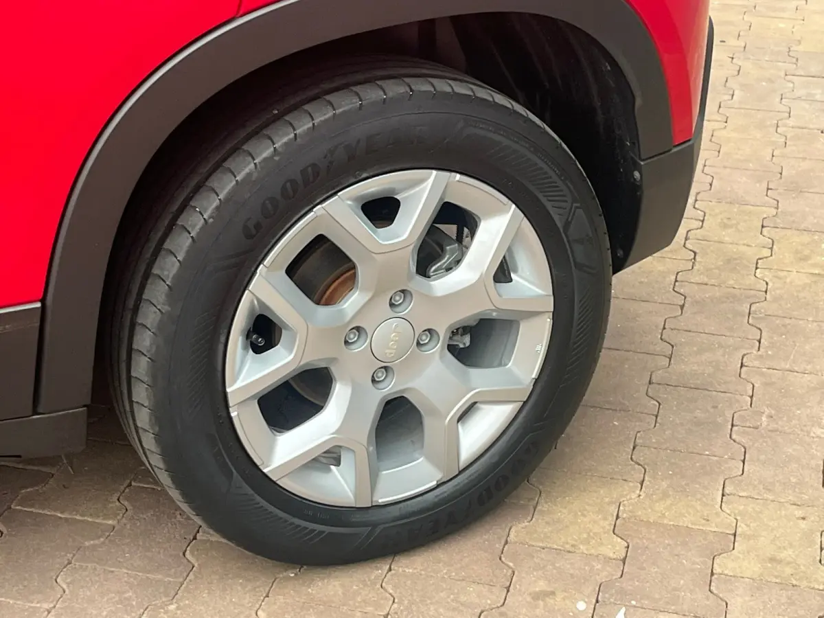 Longitude 54 kWh Camera | Stoelverwarming | Keyless | LED | Parkeersensoren Achter | Adaptieve Cruise | Climate | Achteruitrijcamera | Airco (automatisch) | Apple Carplay/Android Auto|telefo