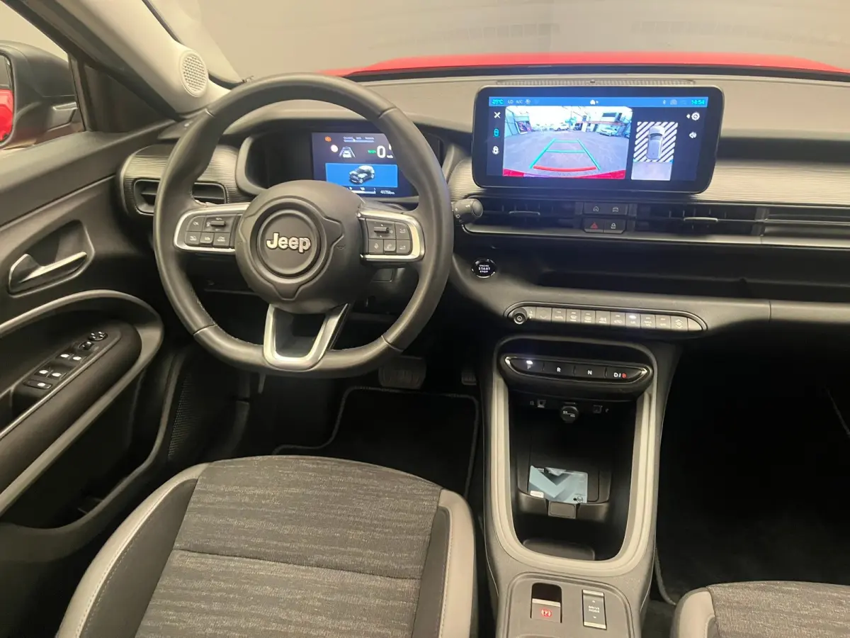 Longitude 54 kWh Camera | Stoelverwarming | Keyless | LED | Parkeersensoren Achter | Adaptieve Cruise | Climate | Achteruitrijcamera | Airco (automatisch) | Apple Carplay/Android Auto|telefo