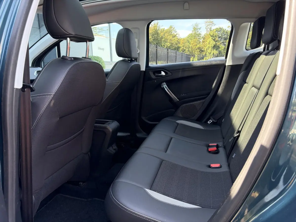 1.2 PureTech Allure ✓1e Eigenaar✓D-riem vv in 2025✓110pk✓Navi✓Pano✓Carplay✓Pdc V+A✓Lm velgen✓N.A.P✓Halfleder✓Clima✓Apk tot 10-2027