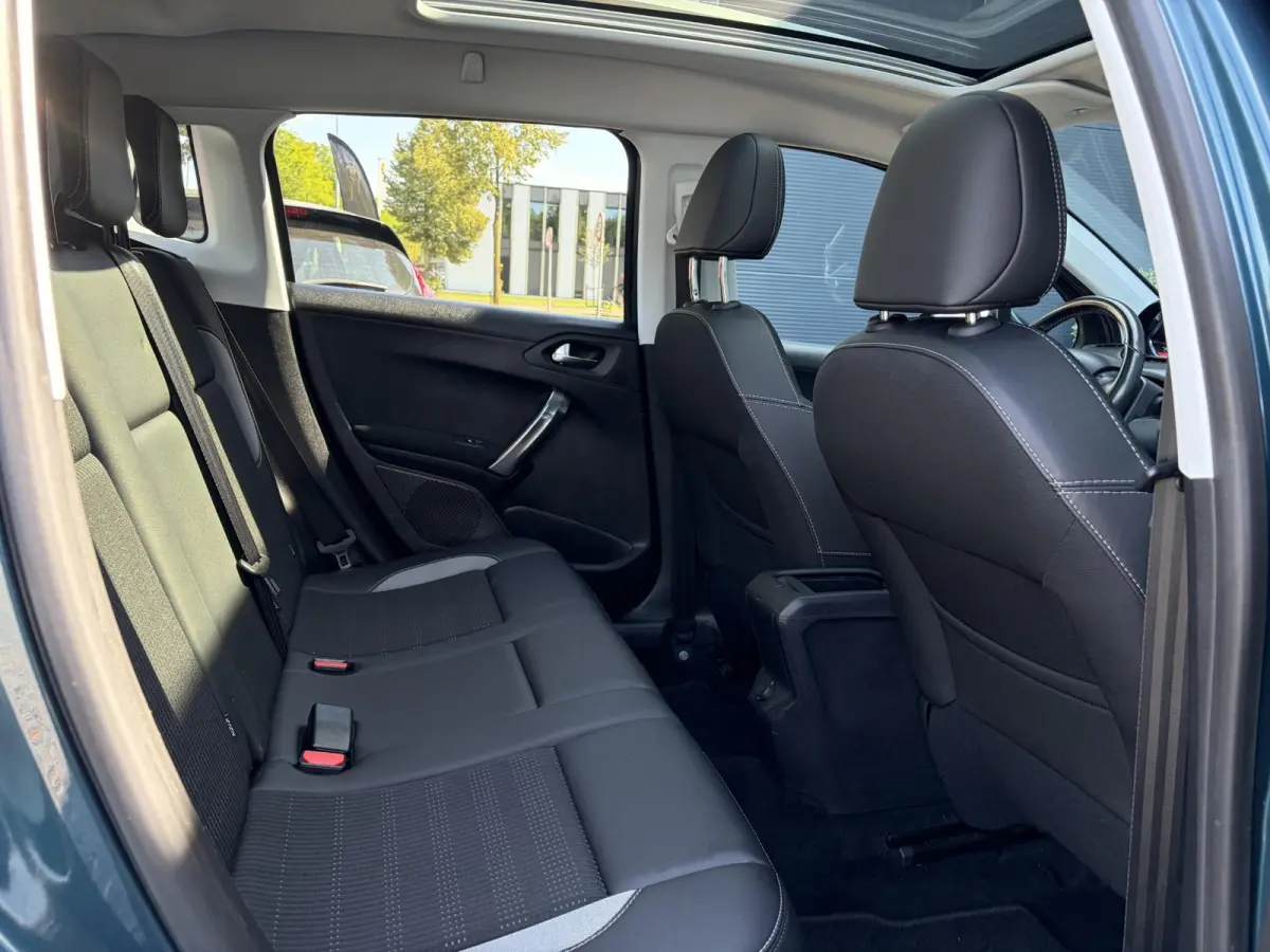 1.2 PureTech Allure ✓1e Eigenaar✓D-riem vv in 2025✓110pk✓Navi✓Pano✓Carplay✓Pdc V+A✓Lm velgen✓N.A.P✓Halfleder✓Clima✓Apk tot 10-2027
