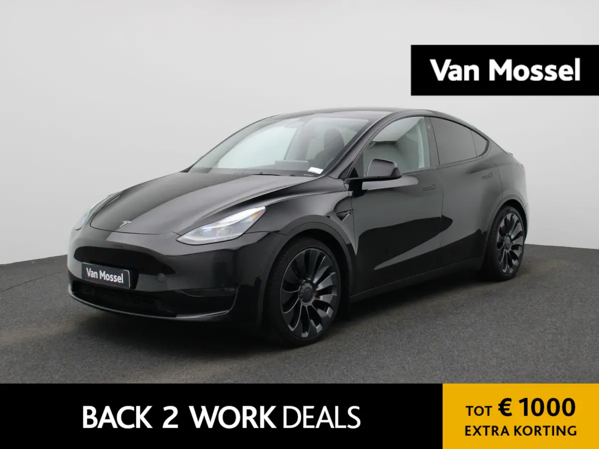Performance AWD 75 kWh | PANORAMADAK | ACHTERUITRIJCAMERA | STOELVERWARMING | STUURWIELVERWARMING | PARKEERSENSOREN | ELEKTRISCHE STOELEN | NAVIGATIE | LED VERLICHTING |