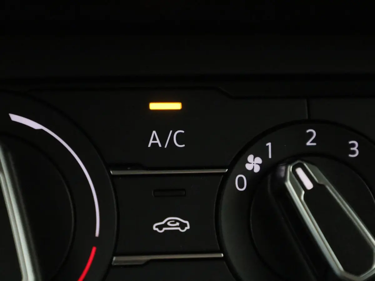 1.0 TSI Life 95 PK| Origineel Nederlands | 1e Eigenaar | Navigatie | Achteruitrijcamera | Parkeersensoren Voor & Achter | Apple Carplay | Android Auto | Airco | LED Koplampen | Digitale Cock