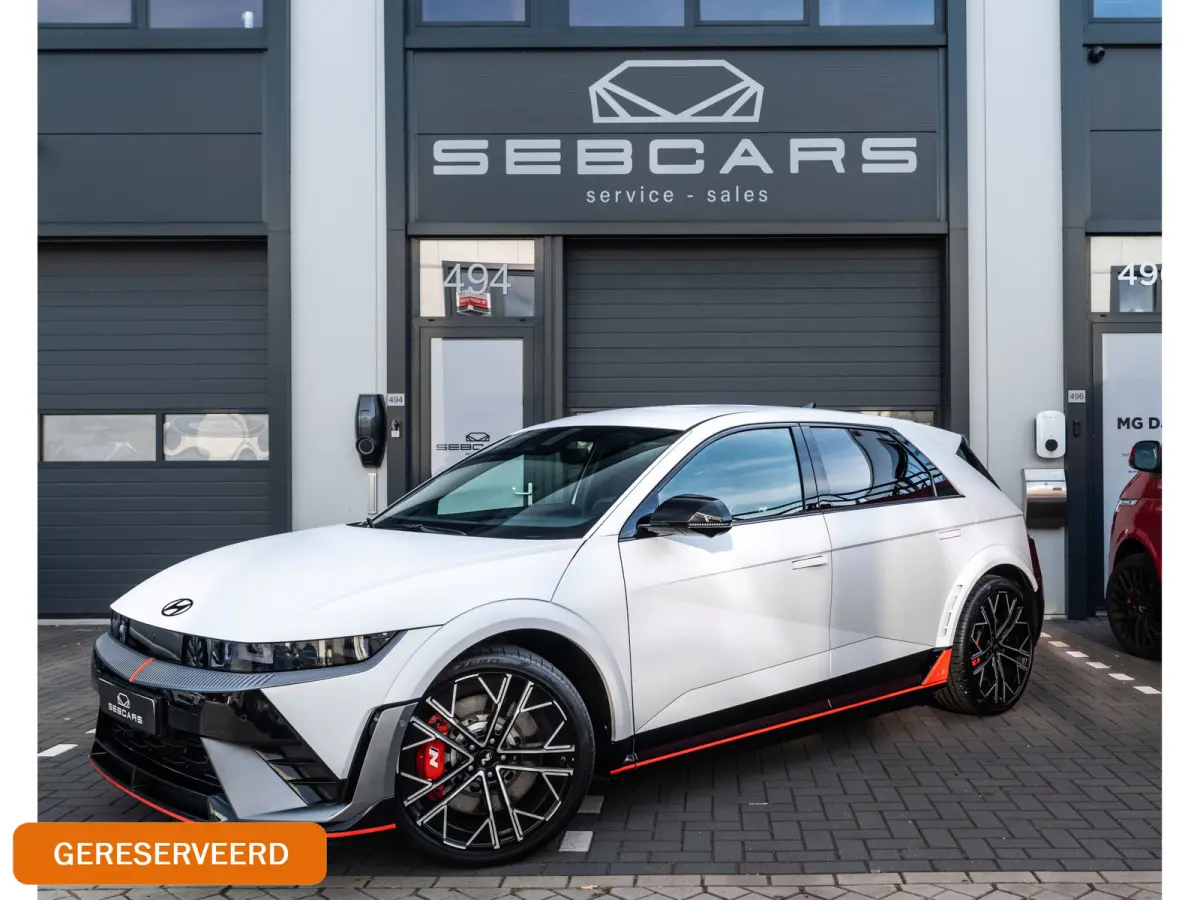 N AWD 84 kWh 650 PK ATLAS WHITE MATTE, N E-SHIFT, HEAD UP