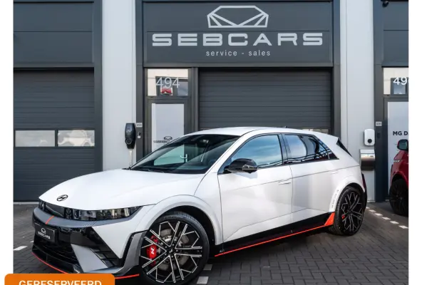 N AWD 84 kWh 650 PK ATLAS WHITE MATTE, N E-SHIFT, HEAD UP