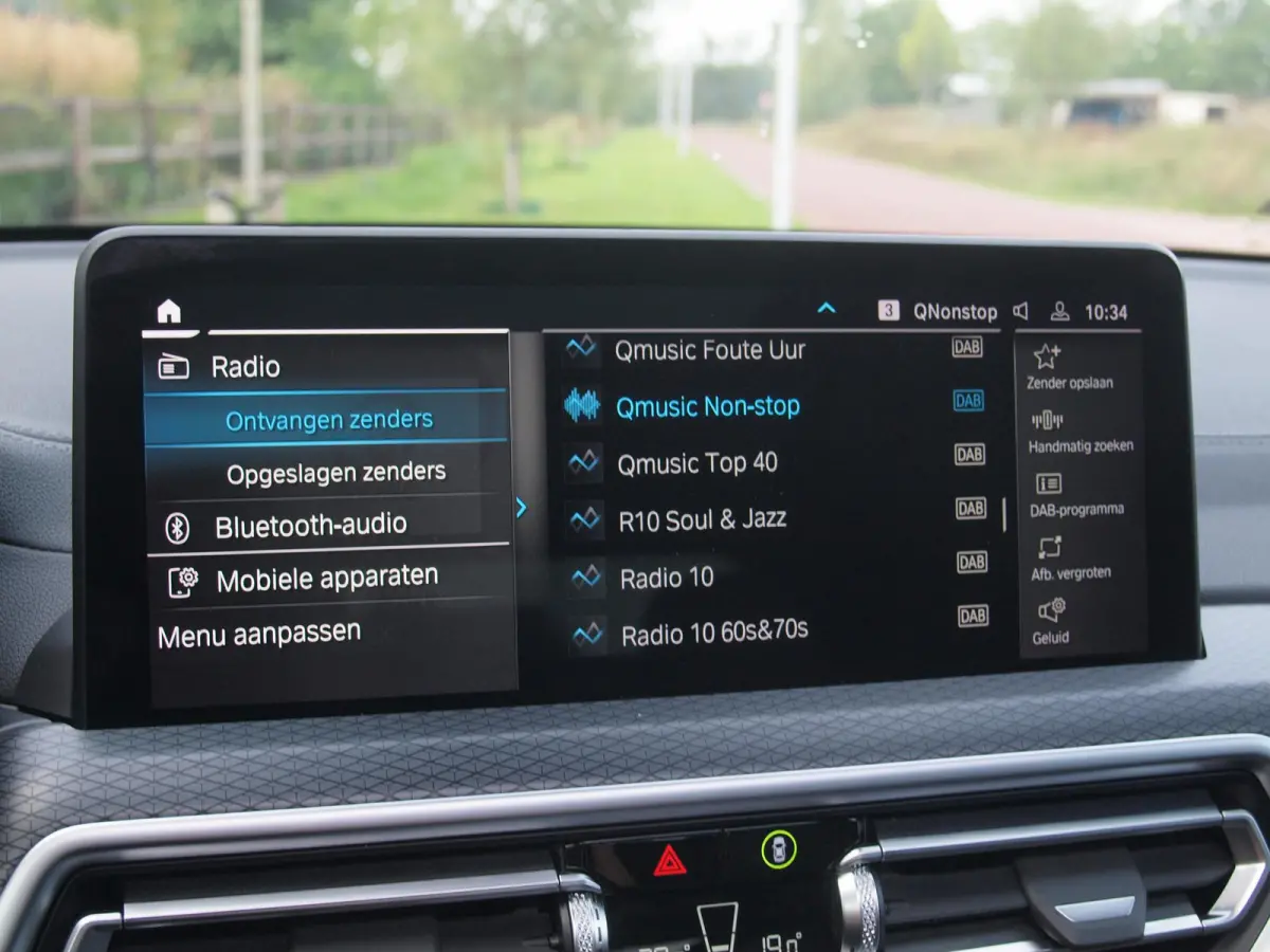 xDrive30e Business Edition Plus | M-Pakket | Panoramadak | Trekhaak | 360 Camera | Sfeerverlichting | ACC | NL-Auto |