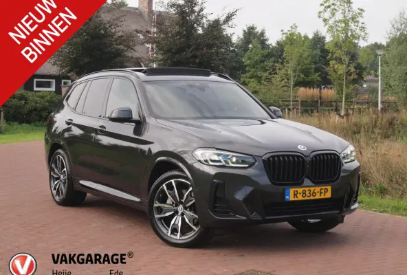 xDrive30e Business Edition Plus | M-Pakket | Panoramadak | Trekhaak | 360 Camera | Sfeerverlichting | ACC | NL-Auto |