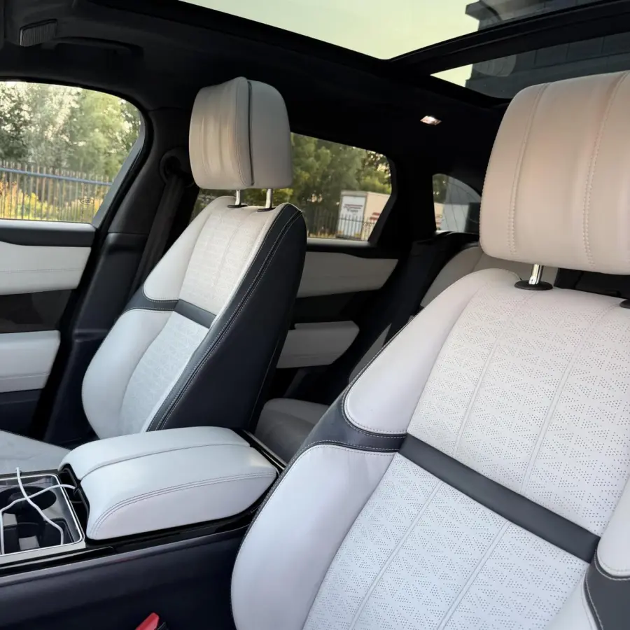 3.0 V6 AWD First Edition