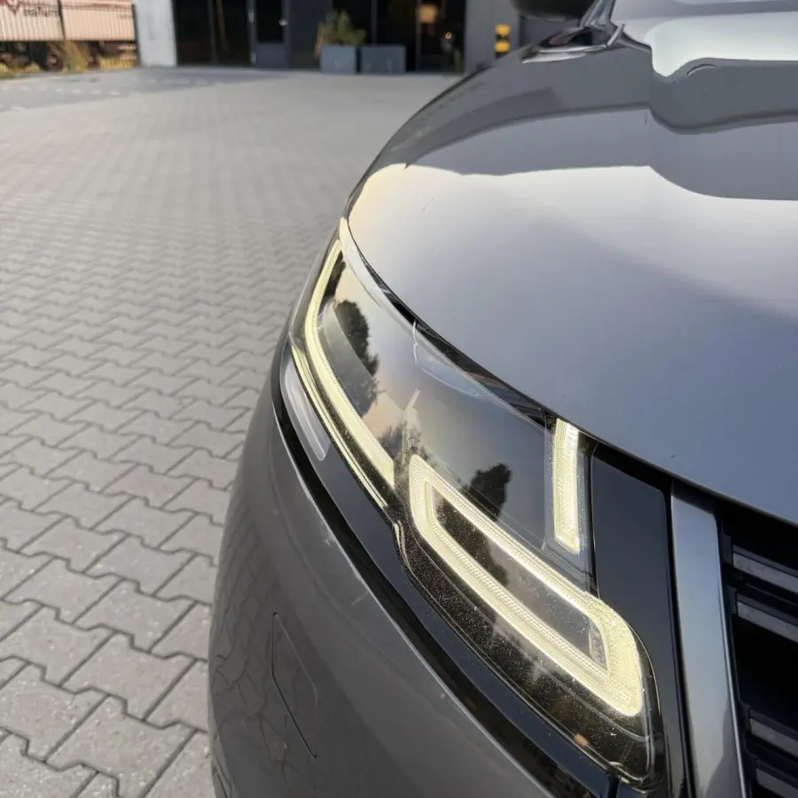 3.0 V6 AWD First Edition