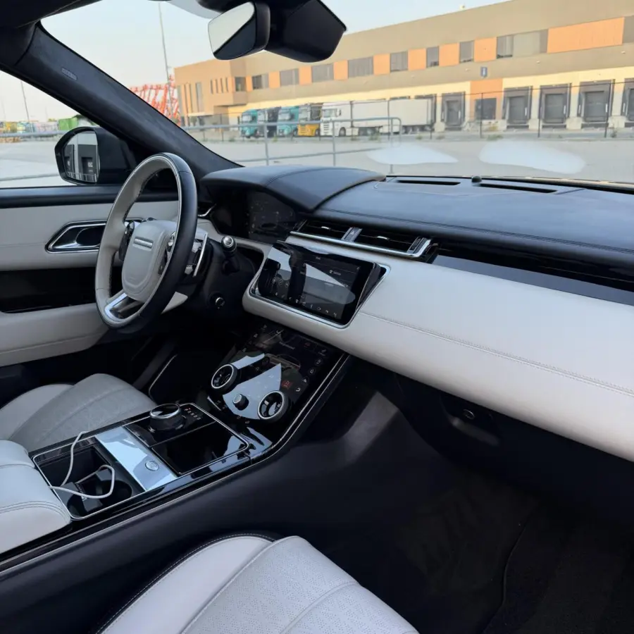 3.0 V6 AWD First Edition