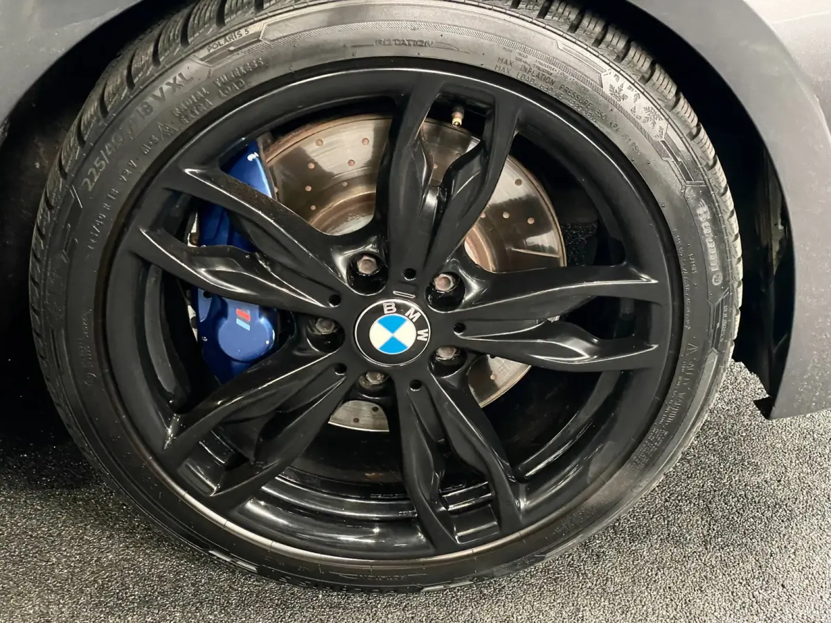 M135i xDrive 320 PK M-PERFORMANCE NAVI LEER CARPLAY