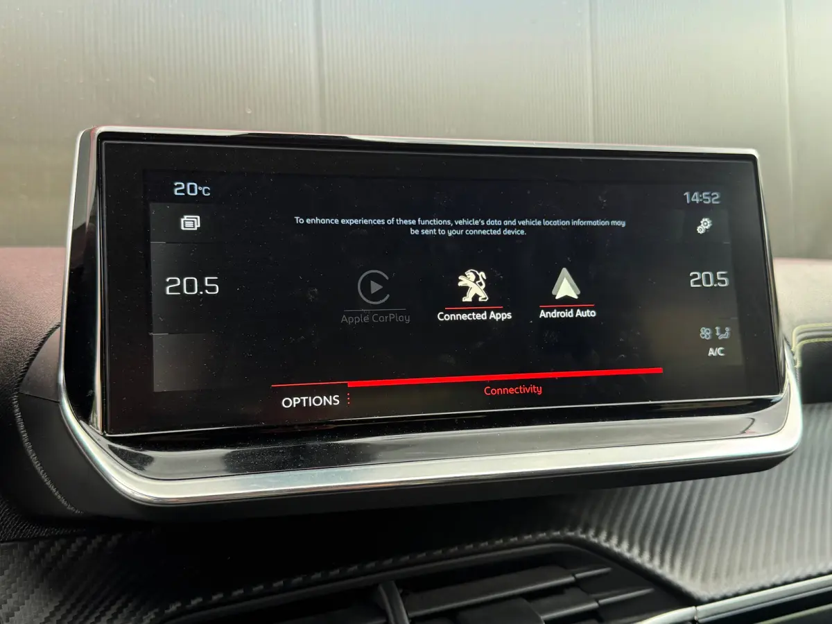 1.2 PureTech GT Pack | Apple Carplay / Android Auto | Focal geluid | Navigatie | Stoelverwarming | Adaptieve Cruise | Alcantara bekleding | Achterbank in delen neerklapbaar | Achteruitrijcam