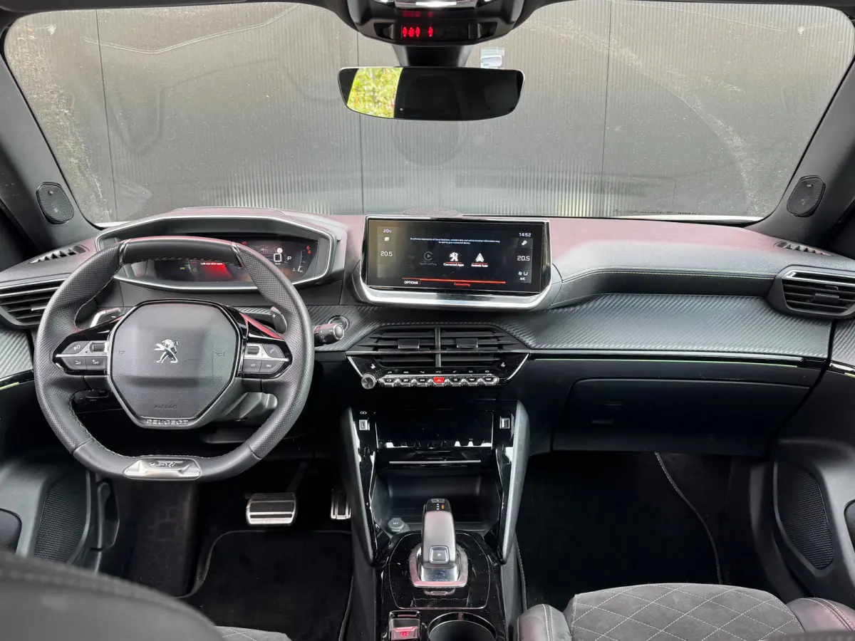 1.2 PureTech GT Pack | Apple Carplay / Android Auto | Focal geluid | Navigatie | Stoelverwarming | Adaptieve Cruise | Alcantara bekleding | Achterbank in delen neerklapbaar | Achteruitrijcam