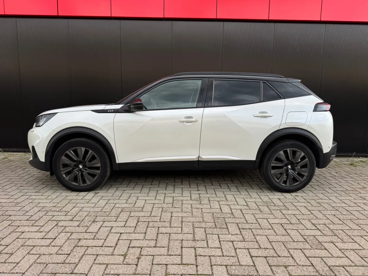 1.2 PureTech GT Pack | Apple Carplay / Android Auto | Focal geluid | Navigatie | Stoelverwarming | Adaptieve Cruise | Alcantara bekleding | Achterbank in delen neerklapbaar | Achteruitrijcam