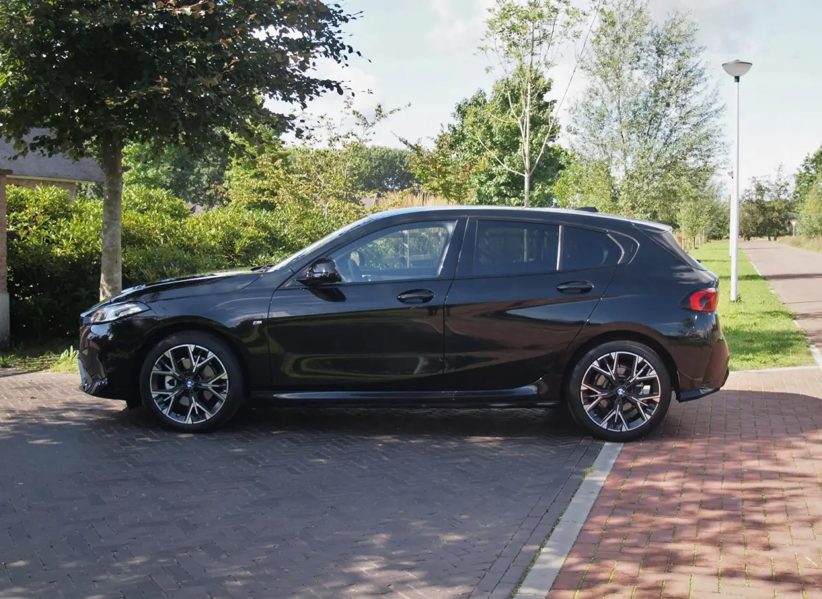 120 M Sport Design Edition | M-Pakket | Camera | Apple Carplay | Sfeerverlichting | NL-Auto |