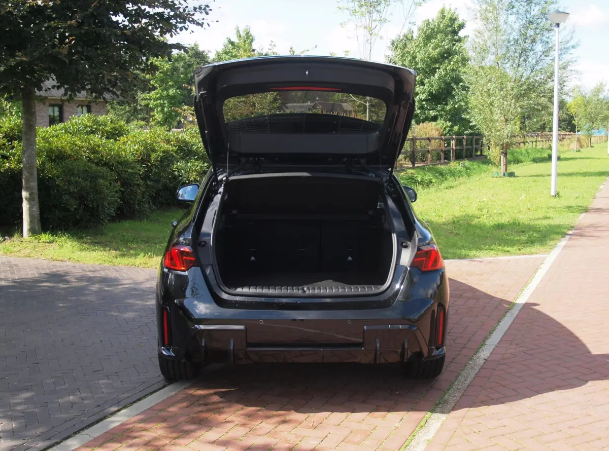 120 M Sport Design Edition | M-Pakket | Camera | Apple Carplay | Sfeerverlichting | NL-Auto |