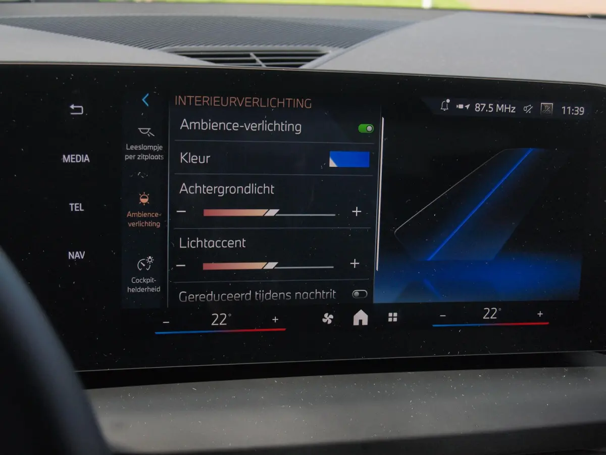120 M Sport Design Edition | M-Pakket | Camera | Apple Carplay | Sfeerverlichting | NL-Auto |