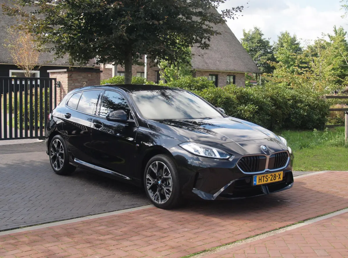 120 M Sport Design Edition | M-Pakket | Camera | Apple Carplay | Sfeerverlichting | NL-Auto |