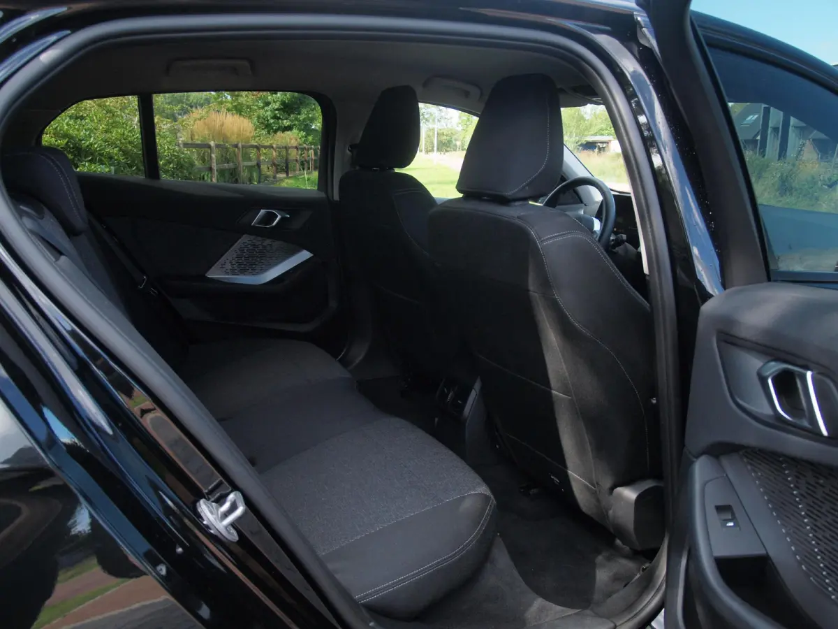 120 M Sport Design Edition | M-Pakket | Camera | Apple Carplay | Sfeerverlichting | NL-Auto |
