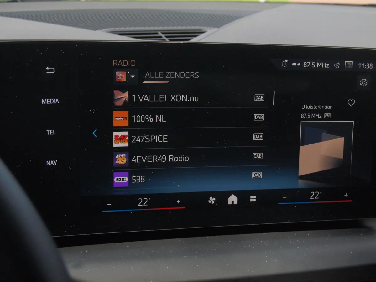 120 M Sport Design Edition | M-Pakket | Camera | Apple Carplay | Sfeerverlichting | NL-Auto |