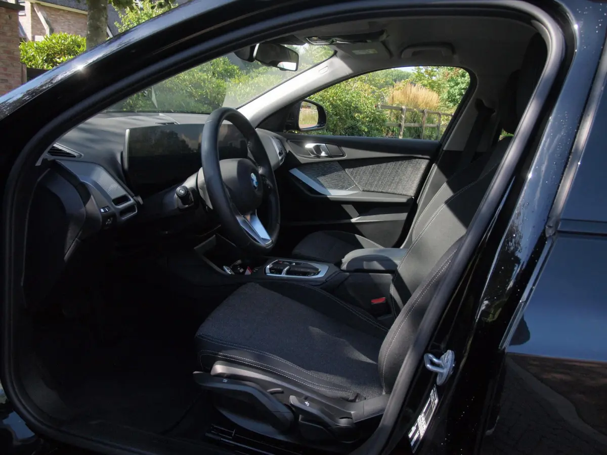 120 M Sport Design Edition | M-Pakket | Camera | Apple Carplay | Sfeerverlichting | NL-Auto |