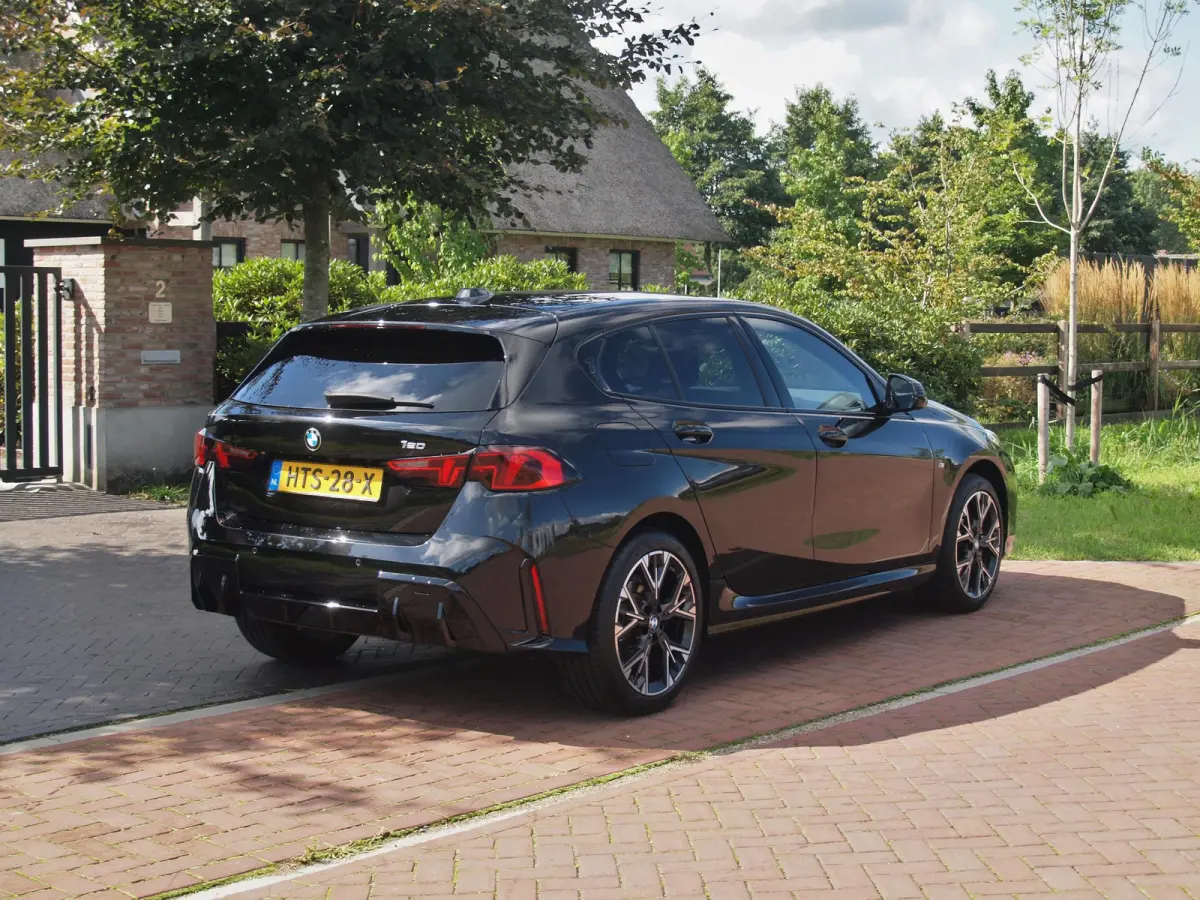 120 M Sport Design Edition | M-Pakket | Camera | Apple Carplay | Sfeerverlichting | NL-Auto |