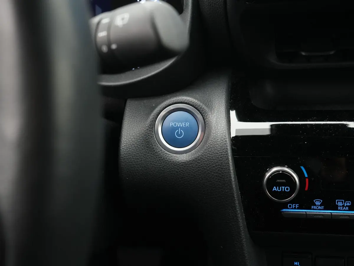 1.5 Hybrid Adventure AUTOMAAT | CAMERA | STOEL & STUURVERWARMING | JBL BOX | TREKHAAK | CLIMA | ELEKTRISCHE KOFFERKLEP | LMV | APPLE CARPLAY | DEALER ONDERHOUDEN | 12 MAANDEN BOVAG GARANTIE 