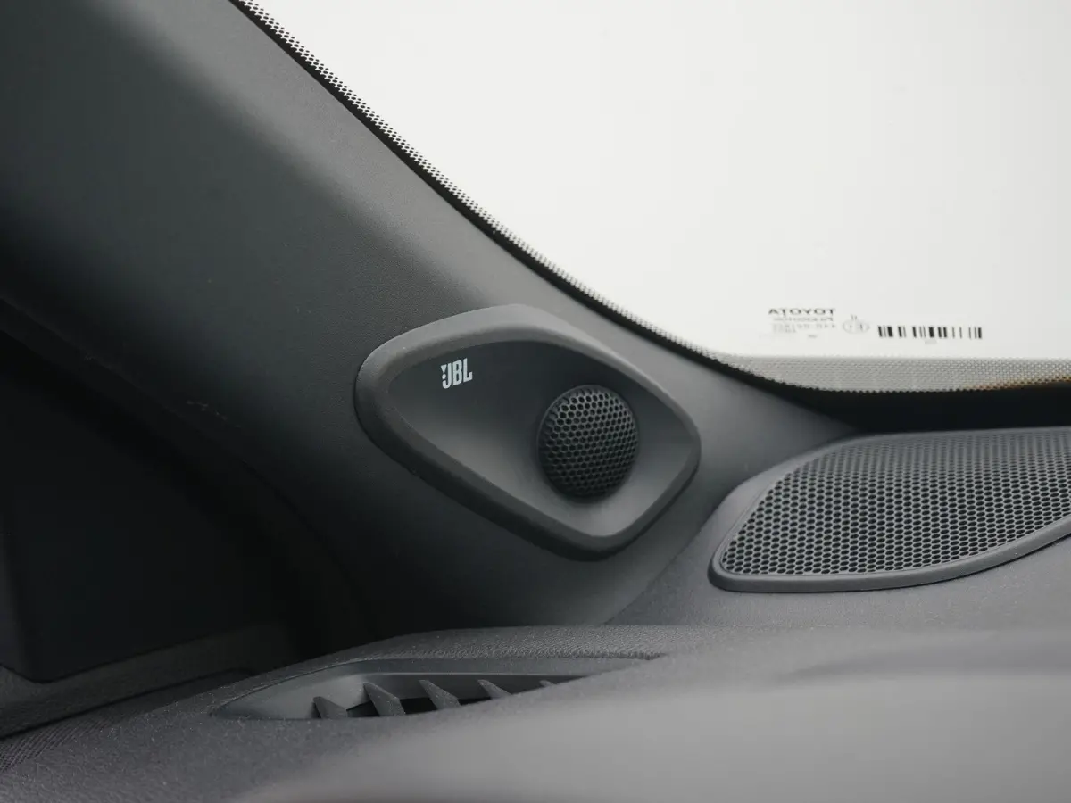 1.5 Hybrid Adventure AUTOMAAT | CAMERA | STOEL & STUURVERWARMING | JBL BOX | TREKHAAK | CLIMA | ELEKTRISCHE KOFFERKLEP | LMV | APPLE CARPLAY | DEALER ONDERHOUDEN | 12 MAANDEN BOVAG GARANTIE 