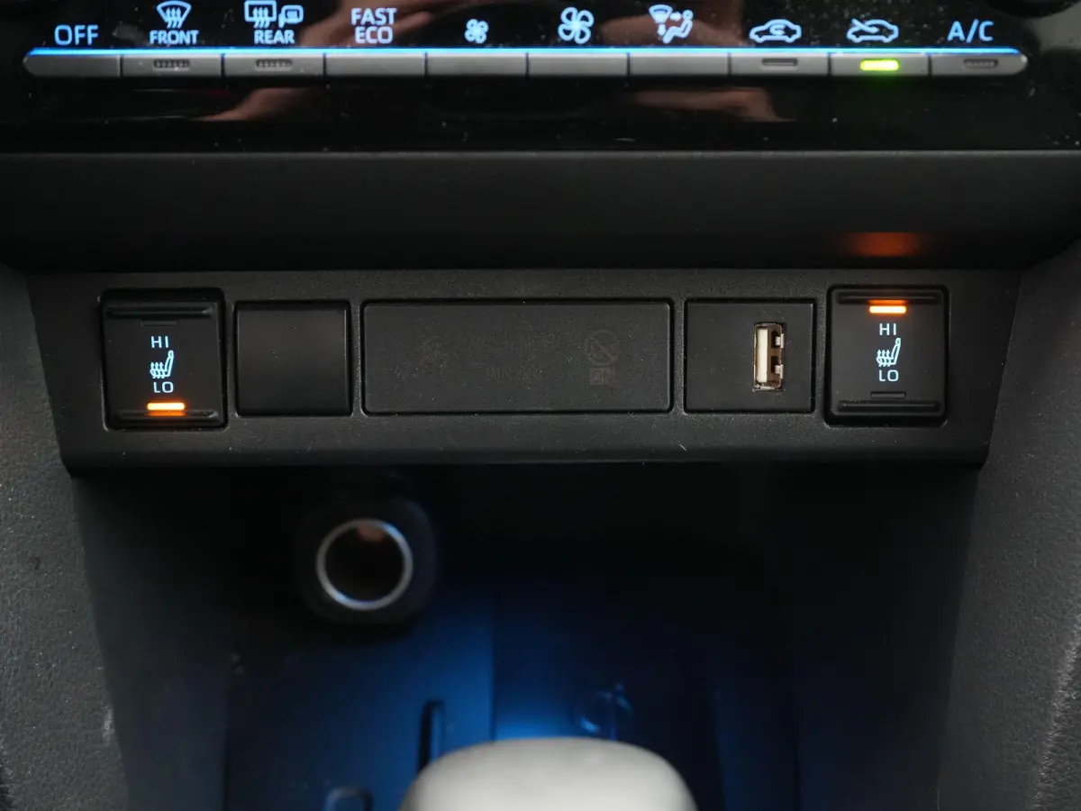 1.5 Hybrid Adventure AUTOMAAT | CAMERA | STOEL & STUURVERWARMING | JBL BOX | TREKHAAK | CLIMA | ELEKTRISCHE KOFFERKLEP | LMV | APPLE CARPLAY | DEALER ONDERHOUDEN | 12 MAANDEN BOVAG GARANTIE 