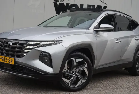 1.6 T-GDI HEV Premium Sky | Org. NL Auto | All-Weather banden | Panoramadak | Elektr Achterklep | Lage KM-stand