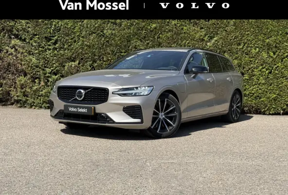 T8 Plug-in hybrid AWD Plus Dark | Blis | Keyless | Trekhaak | 360 camera | Elektrische stoelen | Head up display | Pano dak | Harman & kardon audio | Stuur en stoel verwarming | Cruise contr
