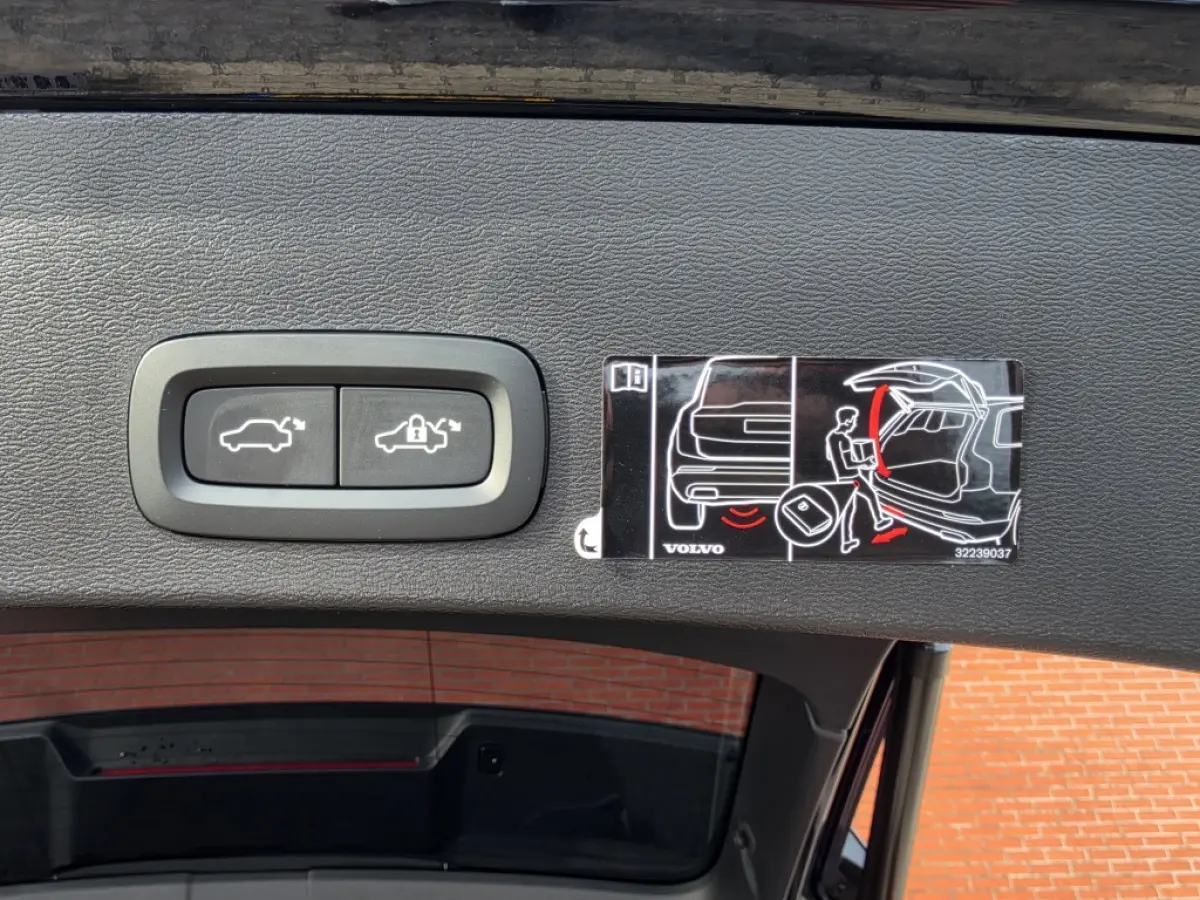 1.5 T4 Recharche Inscription SOH 99%! Leder Panoramadak Harman/Kardon
