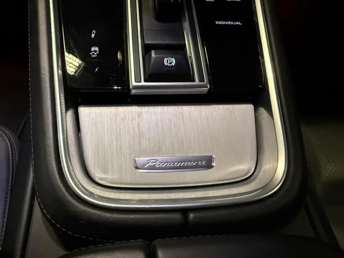 2.9 4 E-Hybrid SPORT DESIGN-PANORAMA-STOELEN 14 VOUDIG-SPORT UITLAAT-COMPLEET