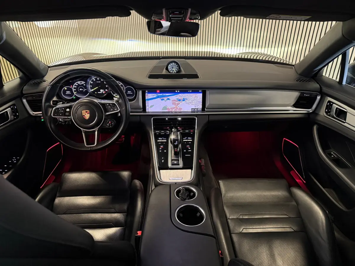 2.9 4 E-Hybrid SPORT DESIGN-PANORAMA-STOELEN 14 VOUDIG-SPORT UITLAAT-COMPLEET