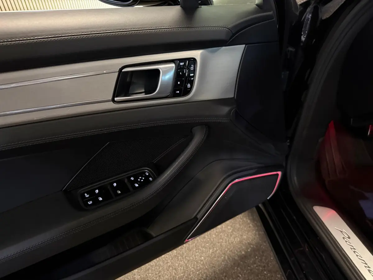 2.9 4 E-Hybrid SPORT DESIGN-PANORAMA-STOELEN 14 VOUDIG-SPORT UITLAAT-COMPLEET