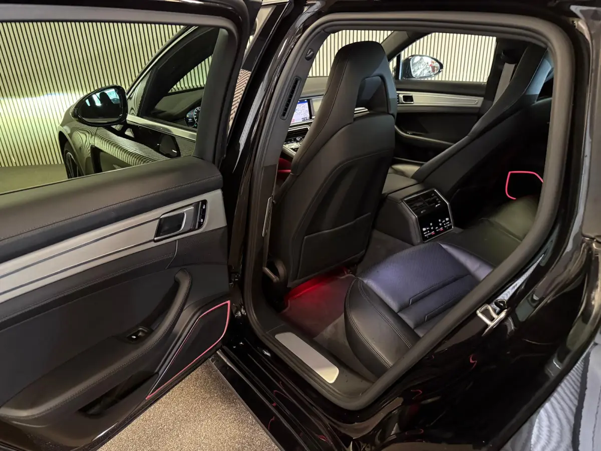 2.9 4 E-Hybrid SPORT DESIGN-PANORAMA-STOELEN 14 VOUDIG-SPORT UITLAAT-COMPLEET