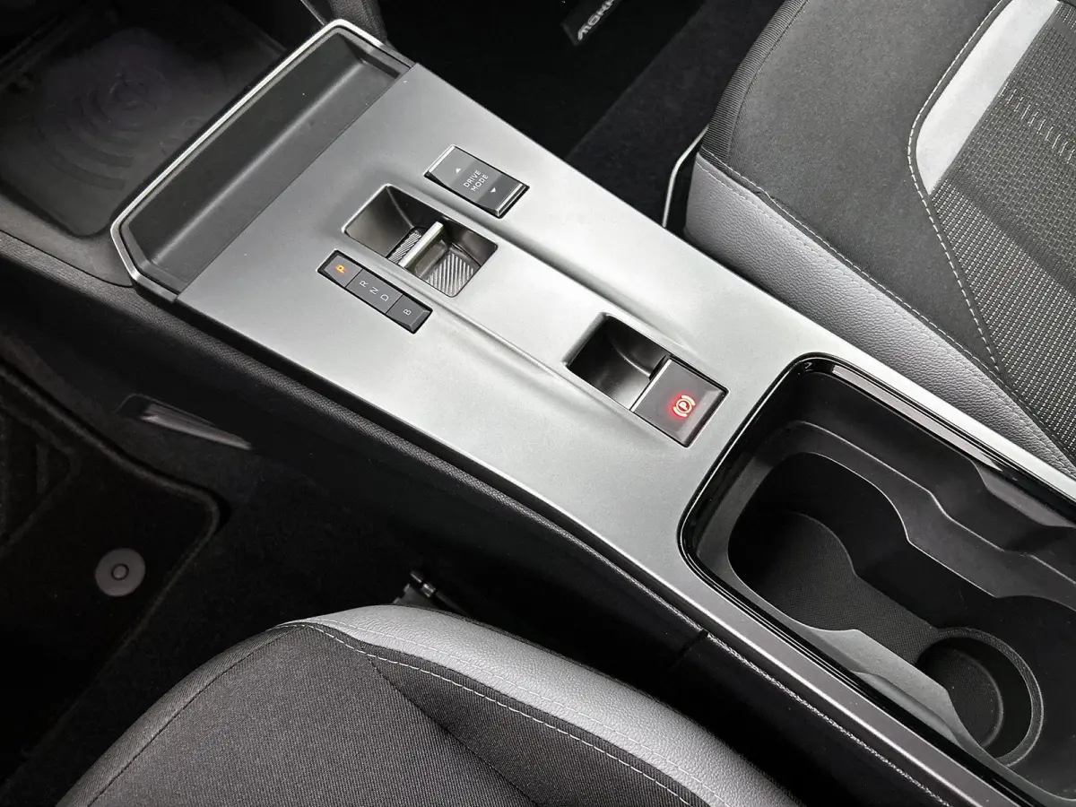156pk GS 54 kWh Automaat ACCU 97% | Navigatie | Climate Control | Adaptieve Cruise Control | Camera | Dodehoekdetectie | LED | 17"LMV |