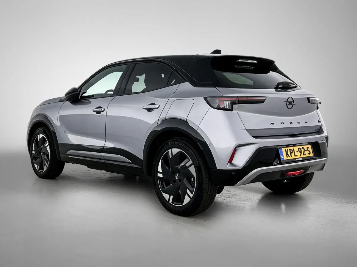 156pk GS 54 kWh Automaat ACCU 97% | Navigatie | Climate Control | Adaptieve Cruise Control | Camera | Dodehoekdetectie | LED | 17"LMV |