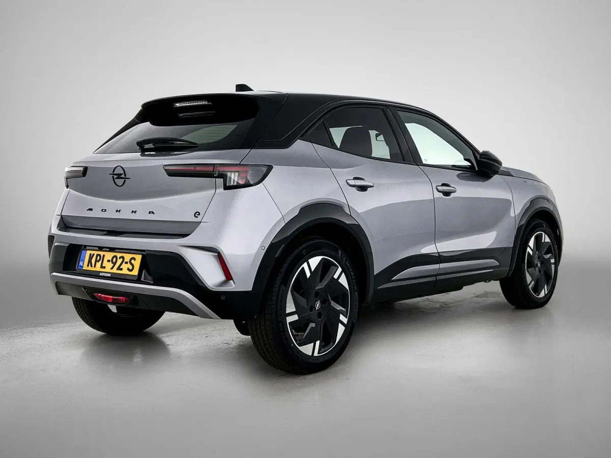 156pk GS 54 kWh Automaat ACCU 97% | Navigatie | Climate Control | Adaptieve Cruise Control | Camera | Dodehoekdetectie | LED | 17"LMV |