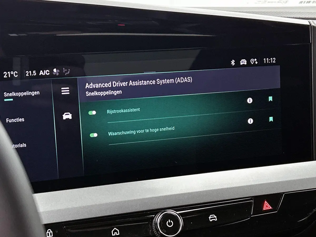 156pk GS 54 kWh Automaat ACCU 97% | Navigatie | Climate Control | Adaptieve Cruise Control | Camera | Dodehoekdetectie | LED | 17"LMV |
