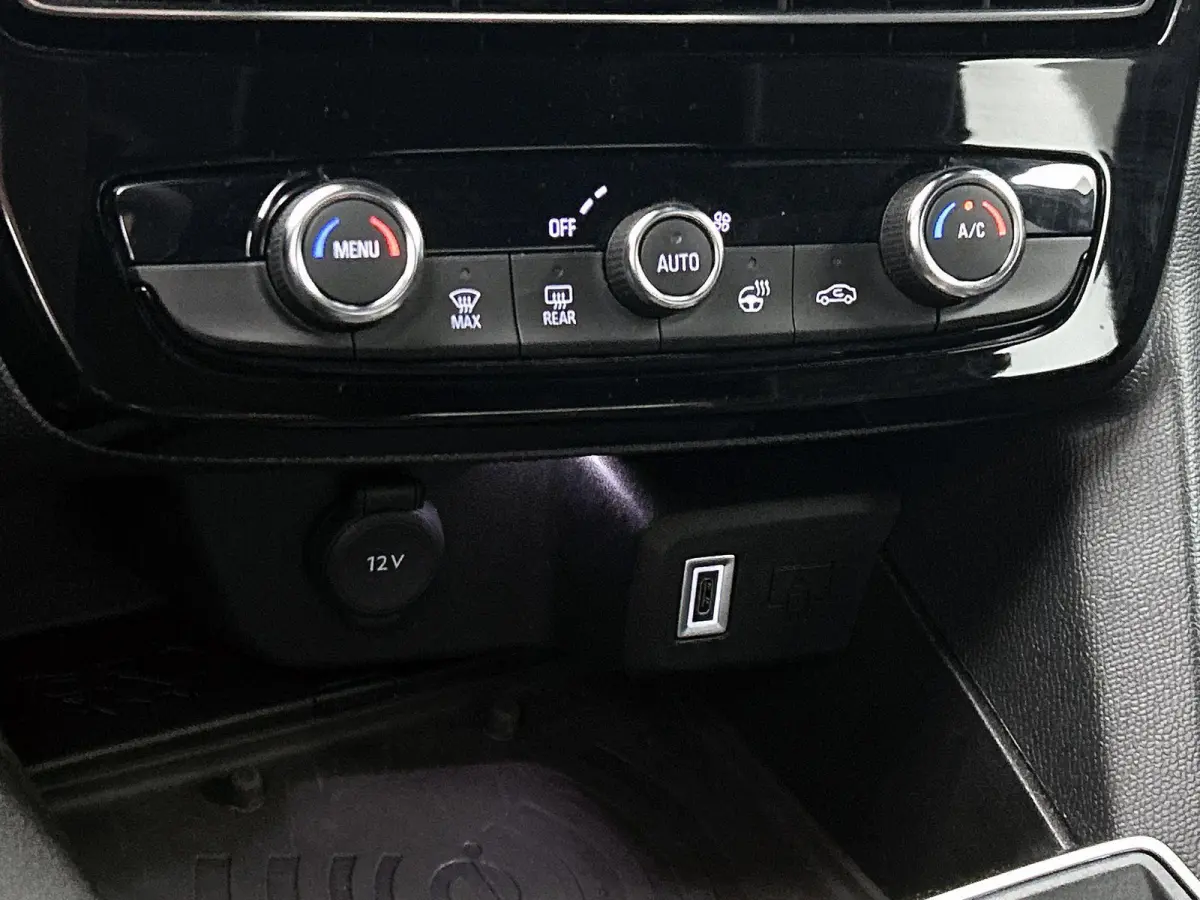 156pk GS 54 kWh Automaat ACCU 97% | Navigatie | Climate Control | Adaptieve Cruise Control | Camera | Dodehoekdetectie | LED | 17"LMV |