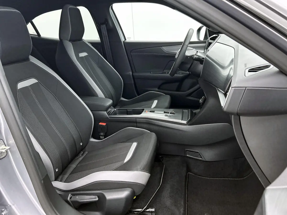 156pk GS 54 kWh Automaat ACCU 97% | Navigatie | Climate Control | Adaptieve Cruise Control | Camera | Dodehoekdetectie | LED | 17"LMV |