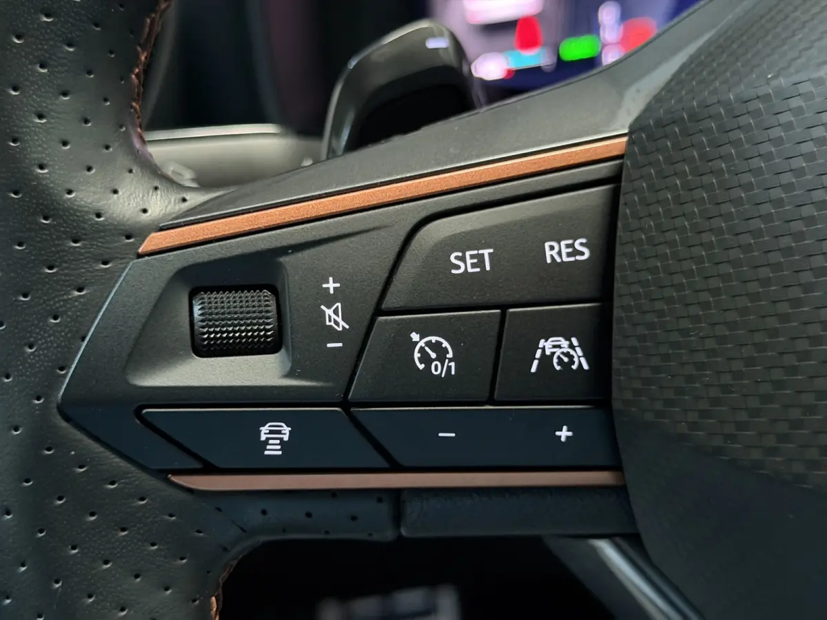 1.4 e-Hybrid VZ Copper|360|Memory|DCC|Keyless|El.A.Klep