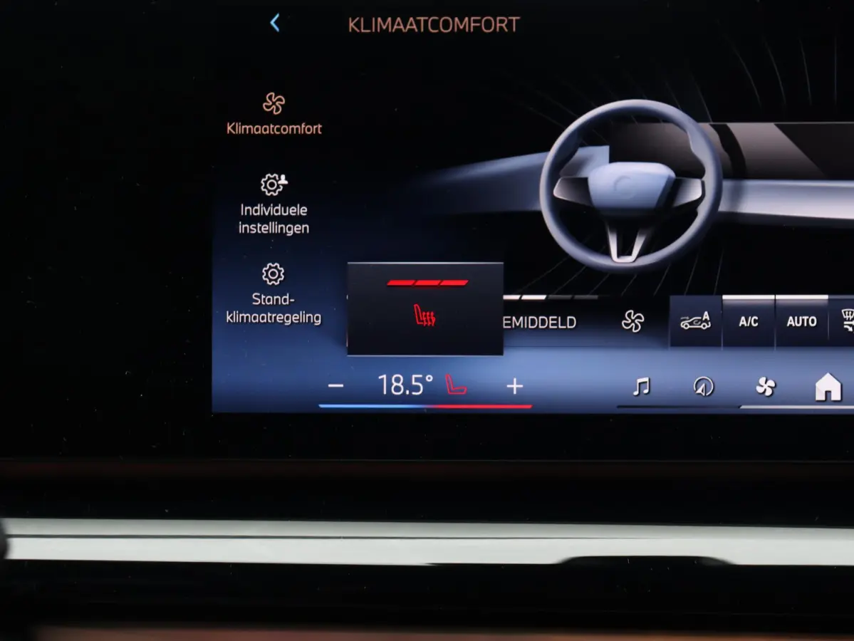 eDrive40 | Pure Edition | Driving Assistant Plus | Verwarmbare Voorstoelen | Harman Kardon | Camera | Ambiance Verlichting | 19'' LMV
