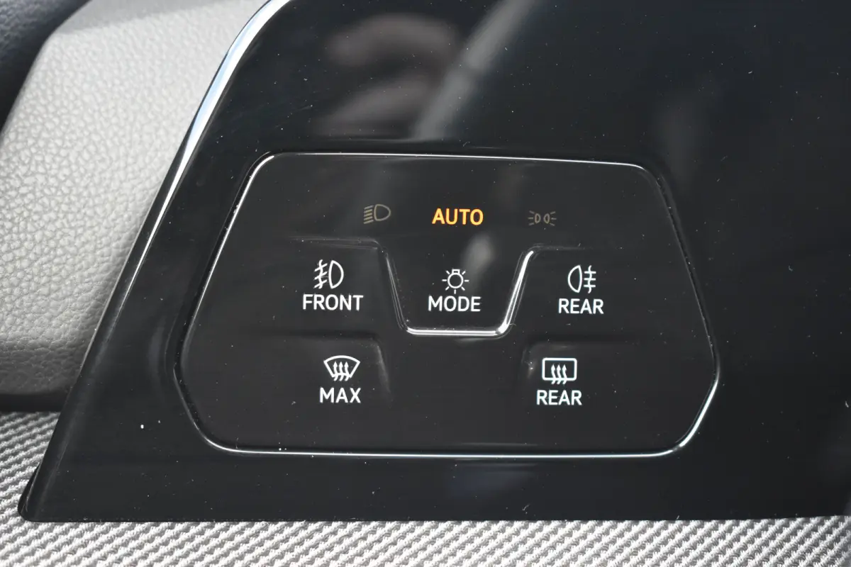 1.5 272pk eHybrid GTE | ACC | Sport Pakket | Volledig leder | Stoelverwarming- en verkoeling | Schuif-kanteldak | Elektrisch wegklapbare trekhaak | VERLENGDE GARANTIE!