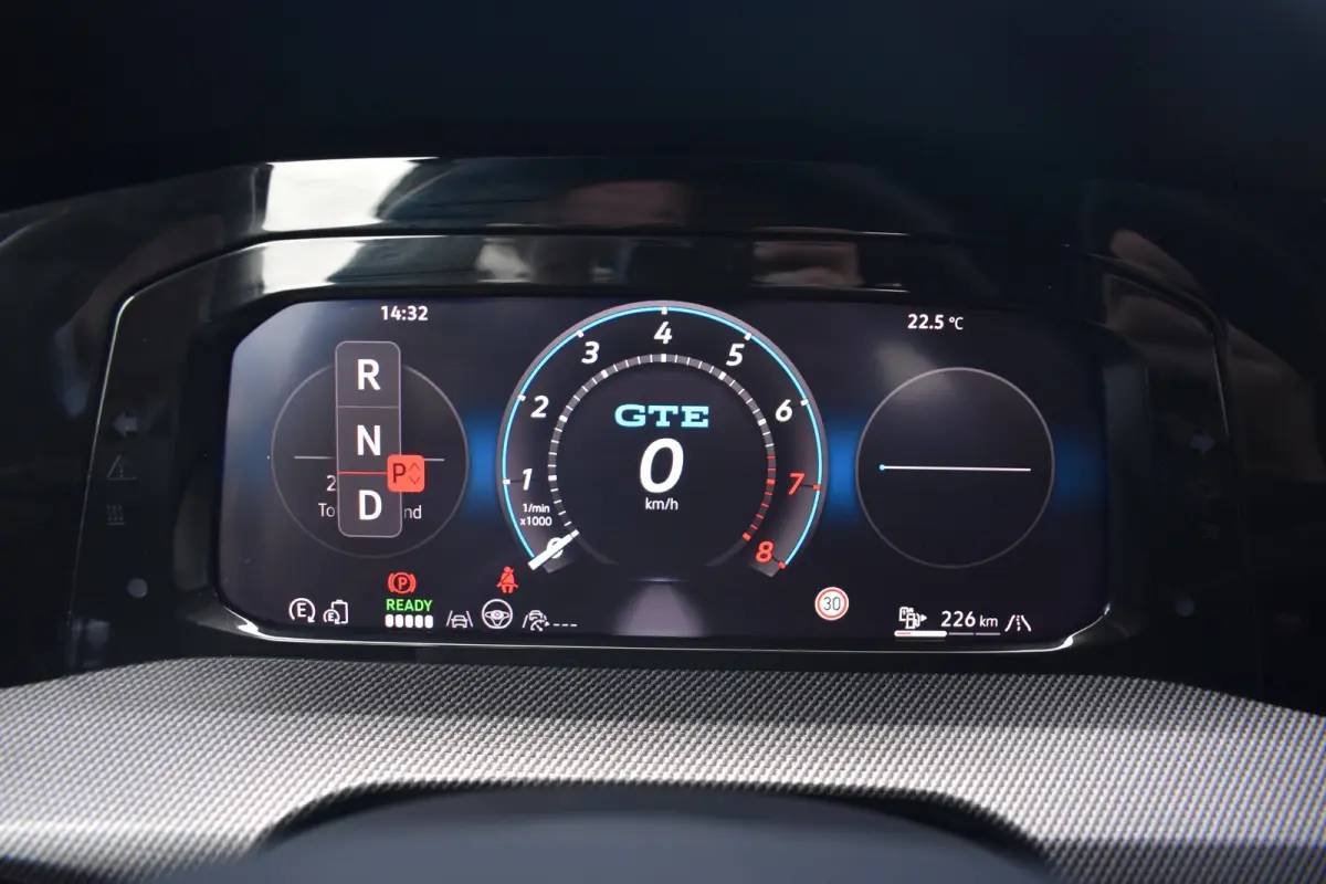 1.5 272pk eHybrid GTE | ACC | Sport Pakket | Volledig leder | Stoelverwarming- en verkoeling | Schuif-kanteldak | Elektrisch wegklapbare trekhaak | VERLENGDE GARANTIE!